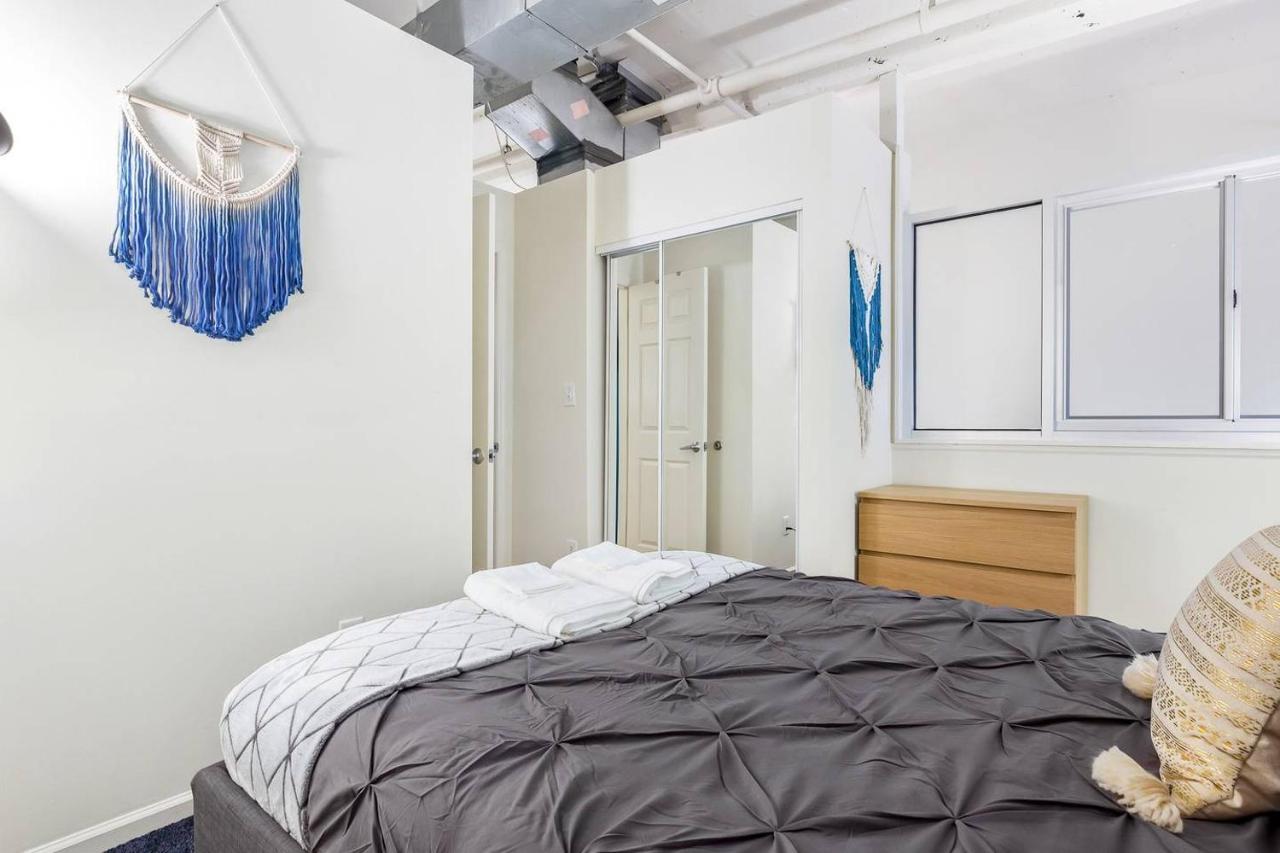 Апартаменты Trifecta 2Br Free Parking Modern Superhost Дарем Экстерьер фото