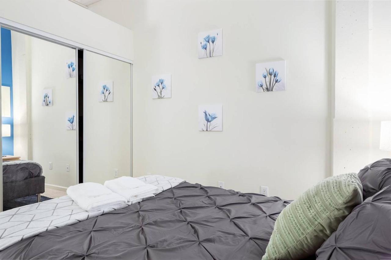Апартаменты Trifecta 2Br Free Parking Modern Superhost Дарем Экстерьер фото